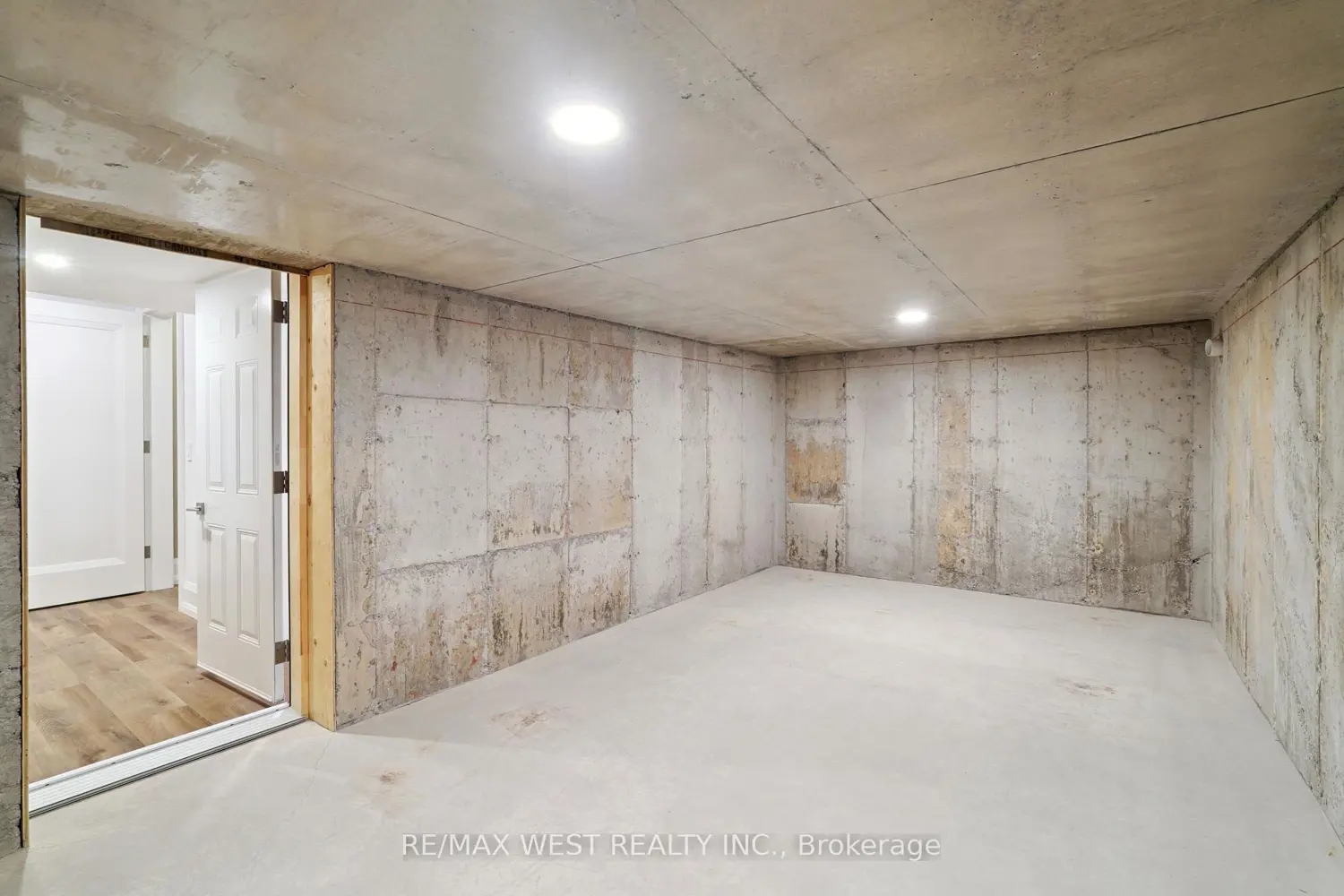 Additional image 13 of 29 W Dykie Court