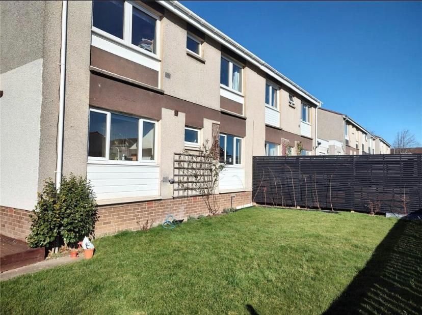 2 bed flat to rentHowden Hall Crescent, Liberton, Edinburgh EH16 photo 2