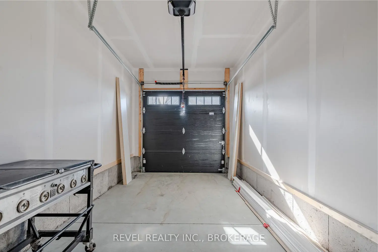 Additional image 15 of 1413 Demers Avenue