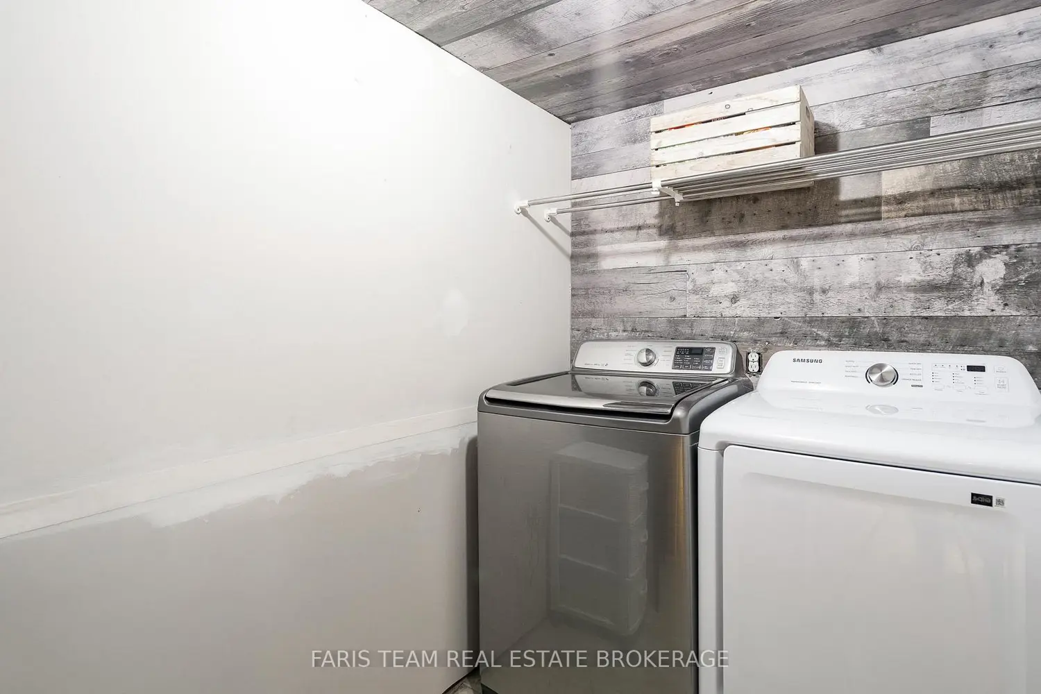 Additional image 12 of 1074 Lafontaine Road