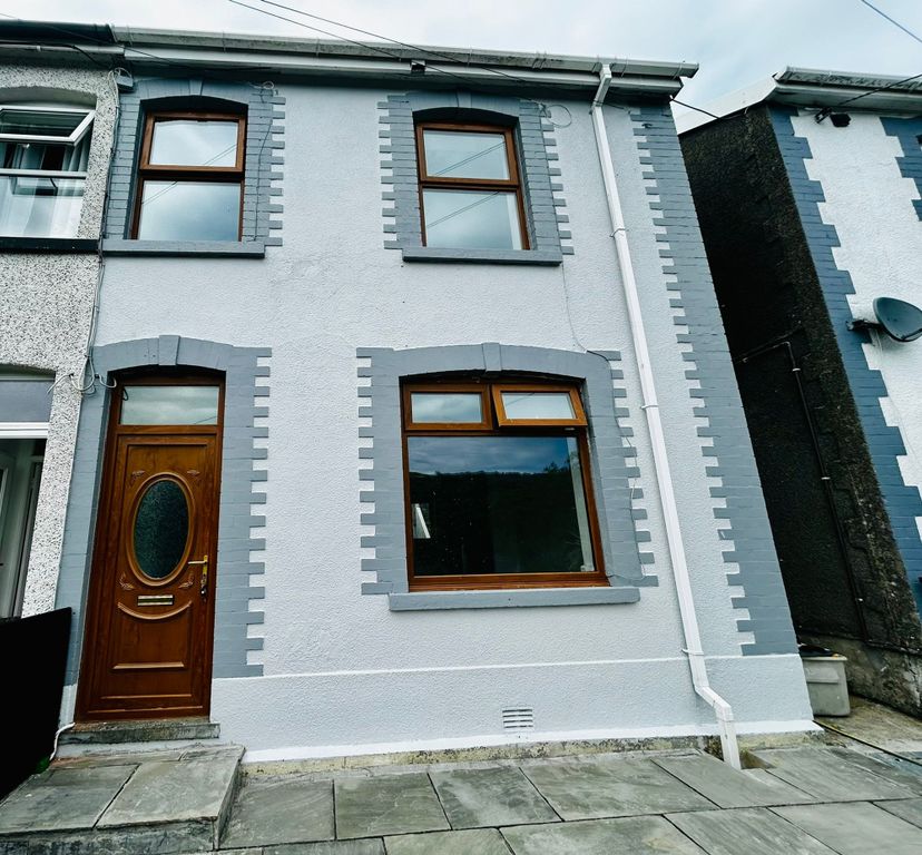 3 bed semi-detached house to rentPontneathvaughan Road, Glynneath SA11