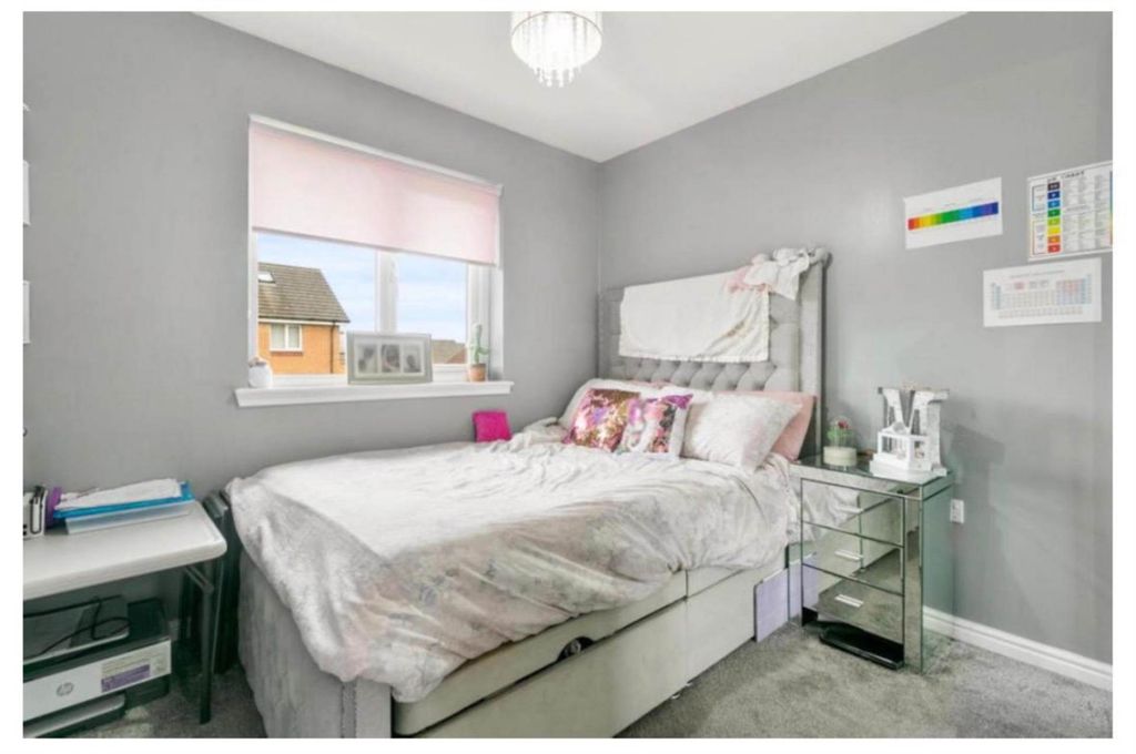 3 bed shared accommodation to rentGlasgow G53 photo 5
