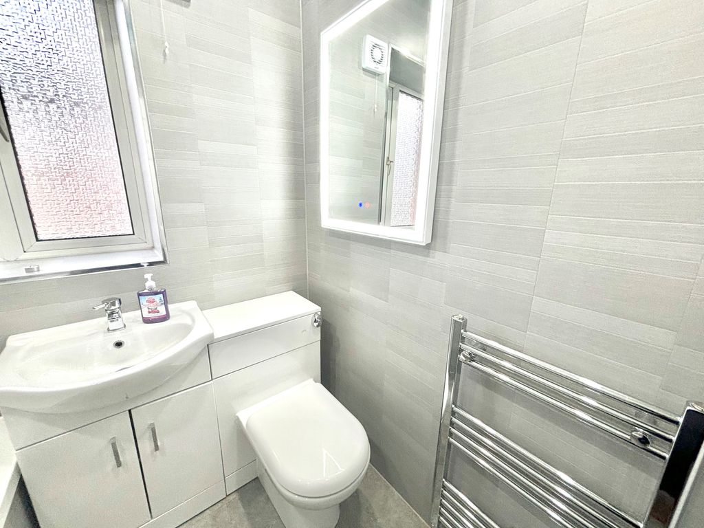 Additional image 10 of 3 bed chalet to rentBonnyrigg Drive, Glasgow G43