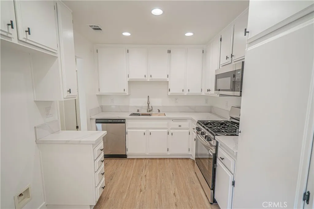 Additional image 5 of 25712 Lupita Dr, Valencia, CA 91355