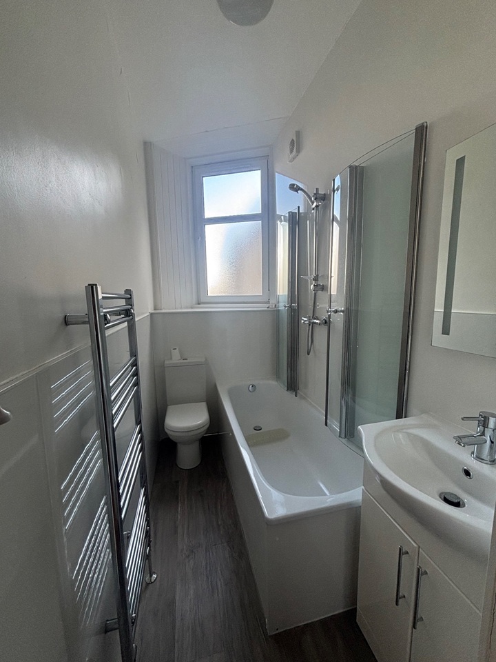 Additional image 9 of 2 Bed Flat, Bonnington Grove, EH6, N1 7GU