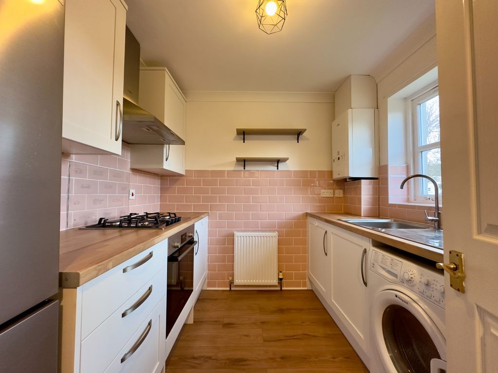 Additional image 4 of 3 bed semi-detached house to rentMeadow Rise, Newton Mearns, Glasgow G77