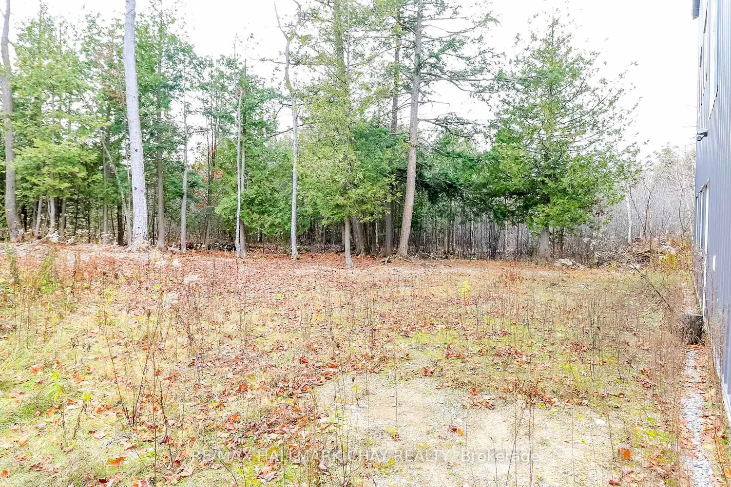 Additional image 3 of 2576 Champlain Road