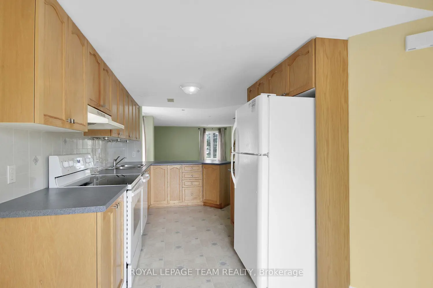 Additional image 10 of 414 Hillsboro Private 16