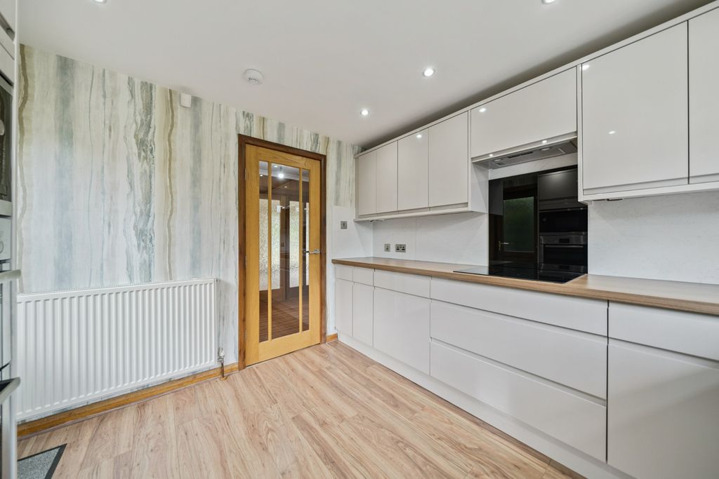 Additional image 7 of 4 bed detached house to rentWarnock Road, Newton Mearns, Glasgow G77