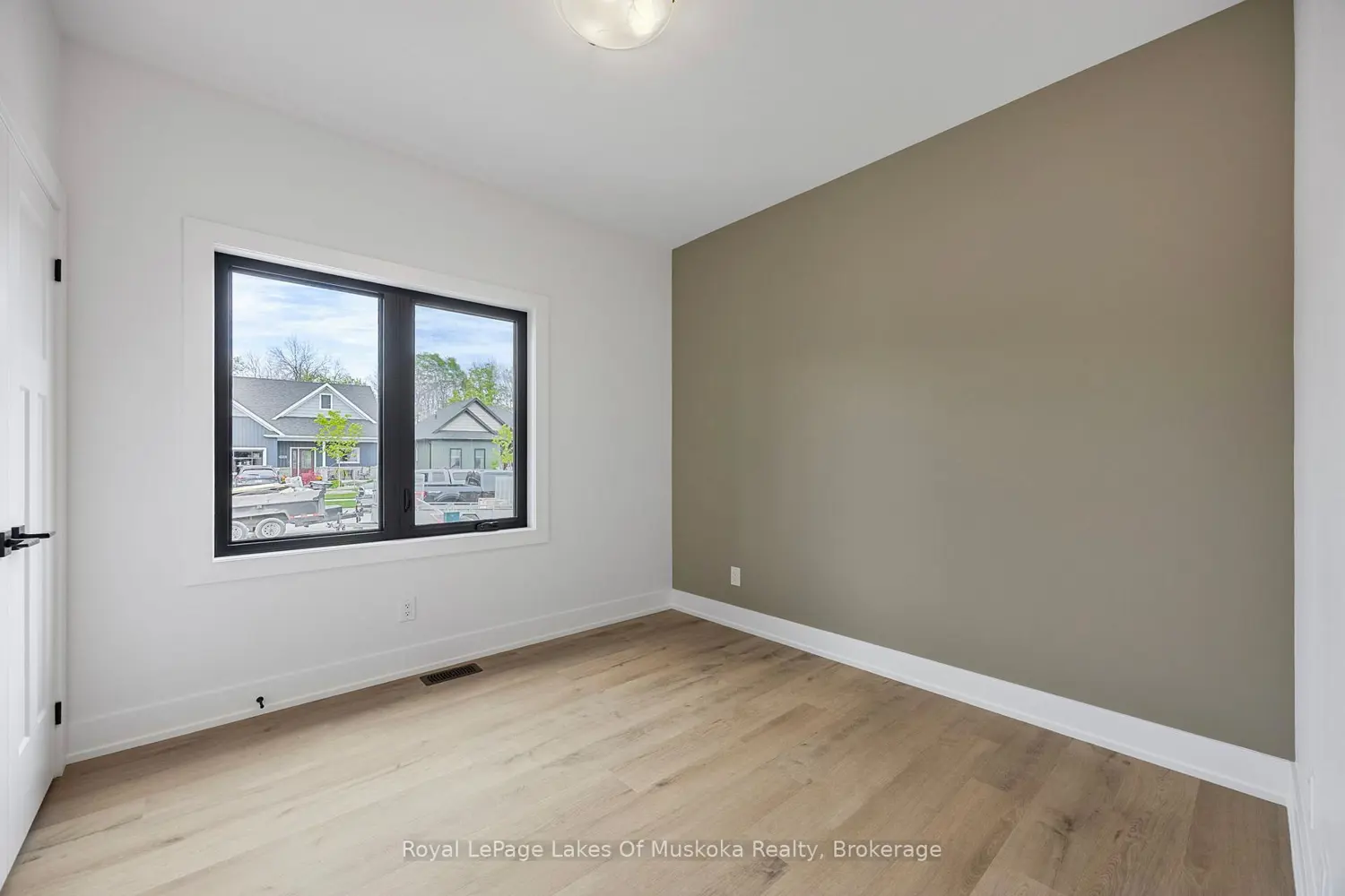 Additional image 14 of 118 Brandon Avenue