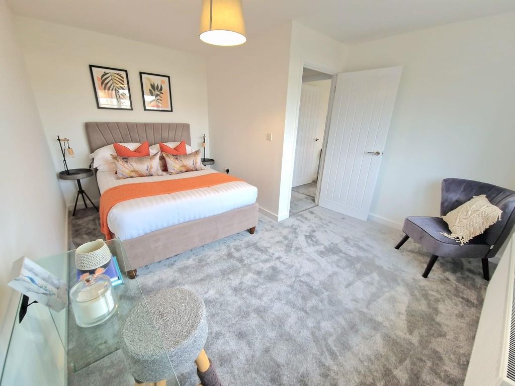 Additional image 3 of 3 bed detached house to rentPines Close, Kingsthorpe, Northampton NN2