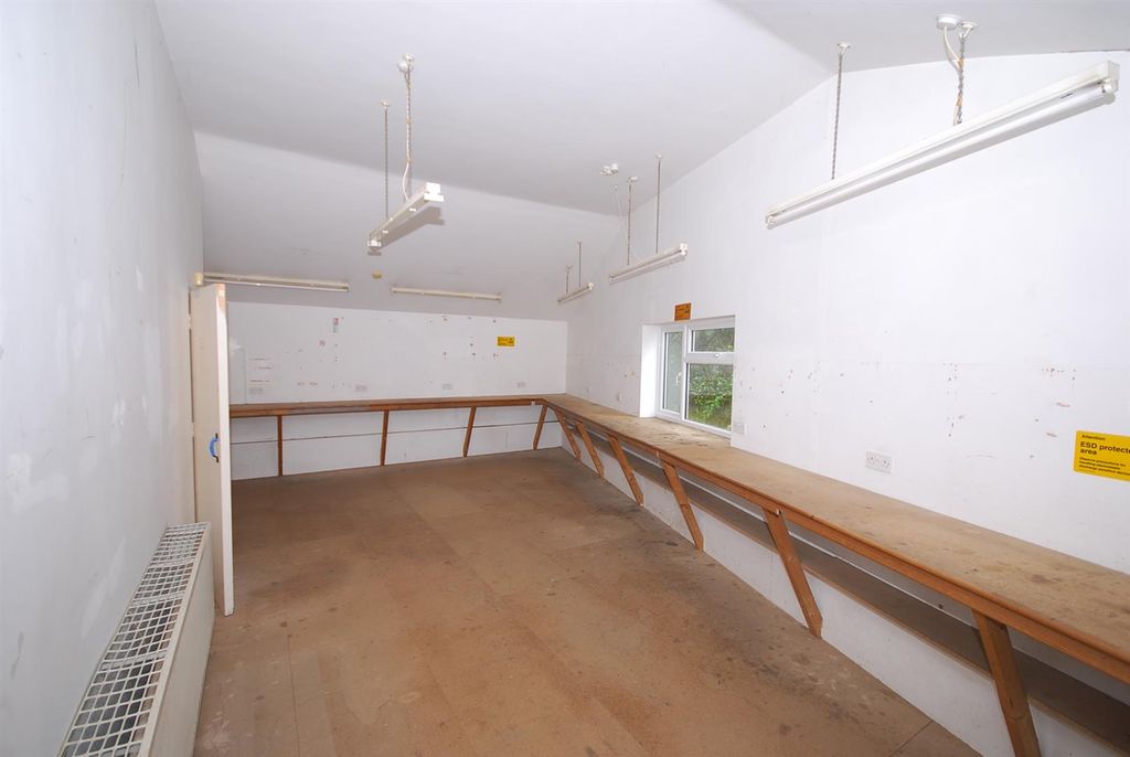 Land to rentVale Lane, Axminster, Devon EX13 photo 5