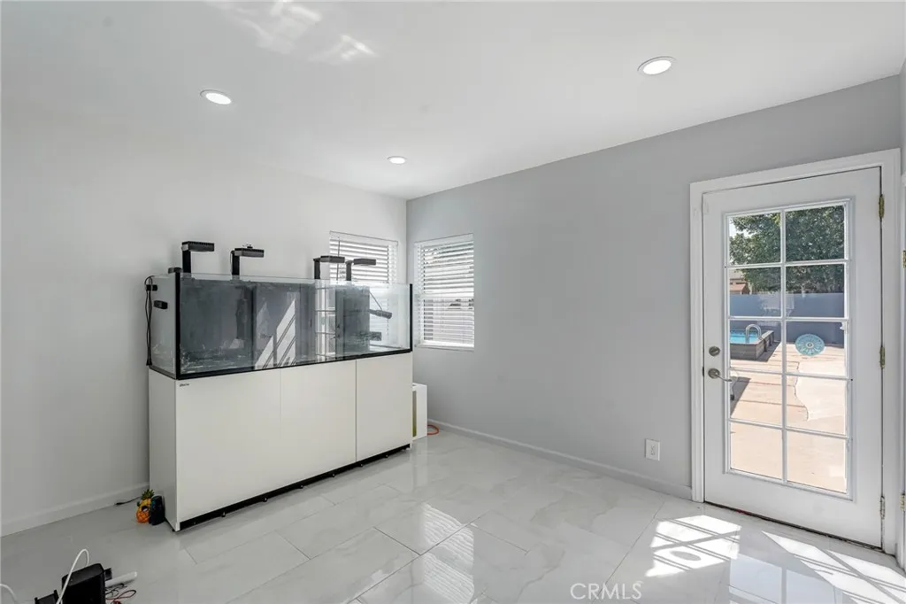 Additional image 91 of 1381 W Summerland Ave, San Pedro, CA 90732