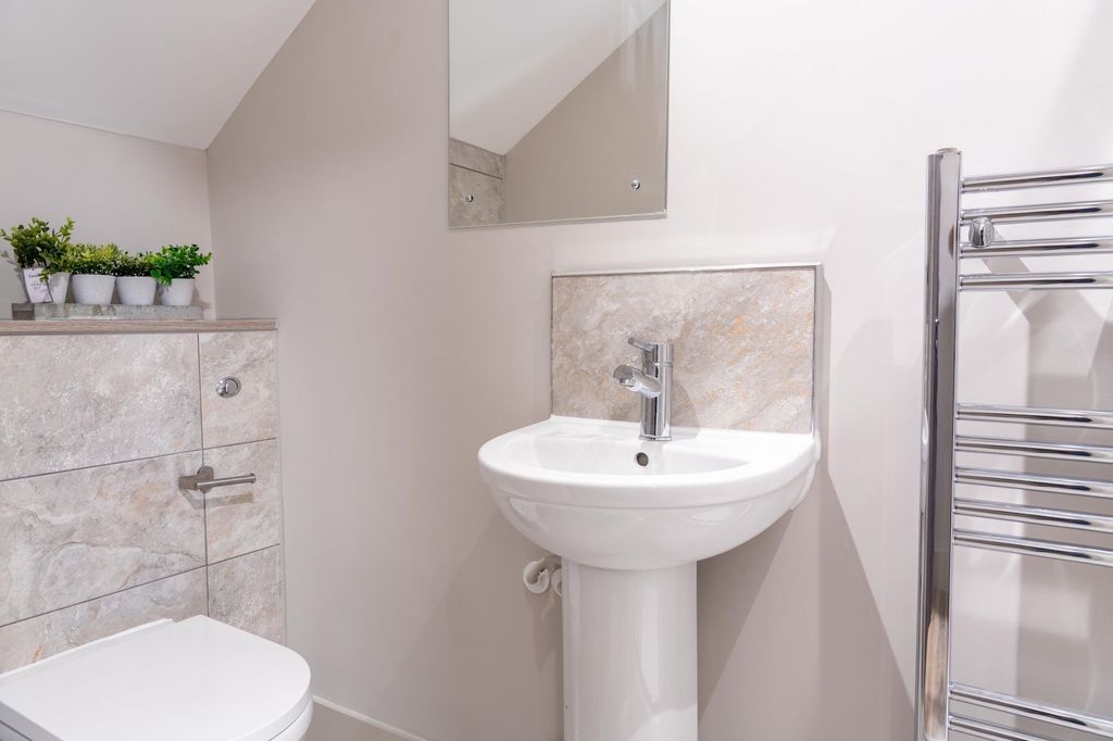 Additional image 9 of 6 bed flat to rentGloucester Road, Bristol BS7