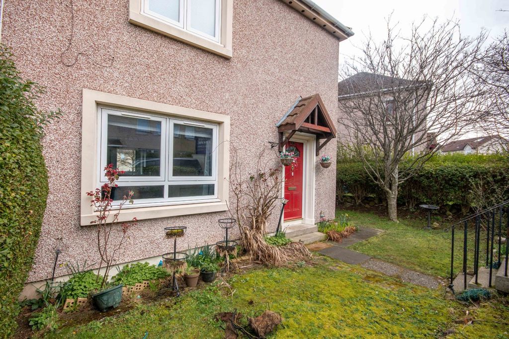 3 bed terraced house to rentNiddrie Marischal Road, Edinburgh, Midlothian EH16