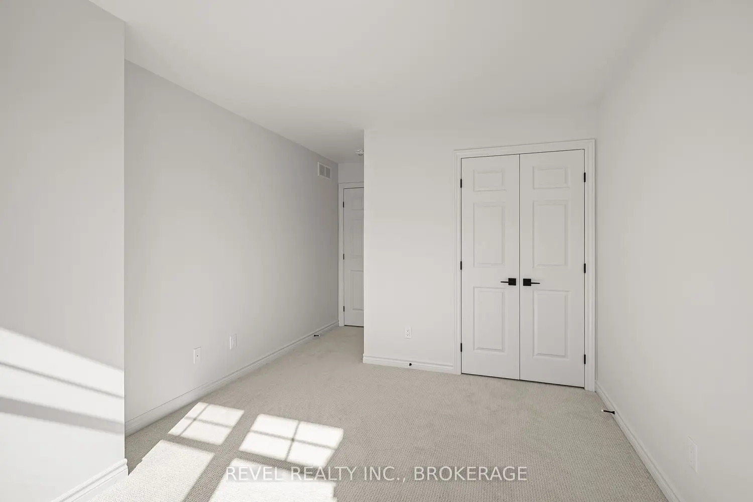 Additional image 12 of 1413 Demers Avenue