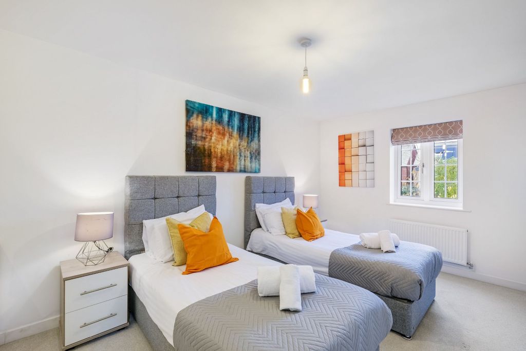 Additional image 15 of 6 bed semi-detached house to rentRedcar Road, Bicester OX26
