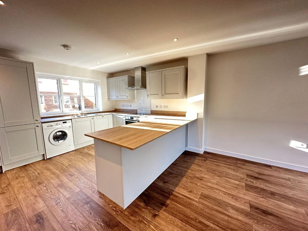 Additional image 2 of 3 bed detached house to rentHarborough Road North, Northampton NN2