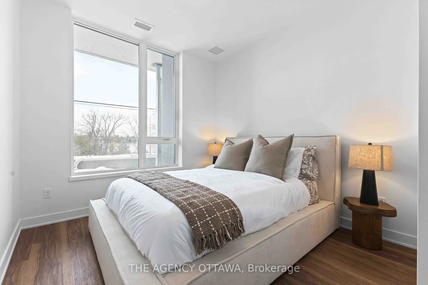 3071 Riverside Drive 304 photo 3
