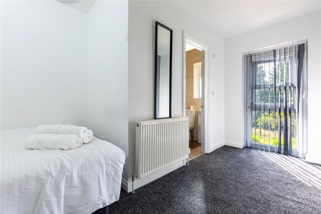 Additional image 11 of 6 bed semi-detached house to rentHelmdon Crescent, Northampton NN2