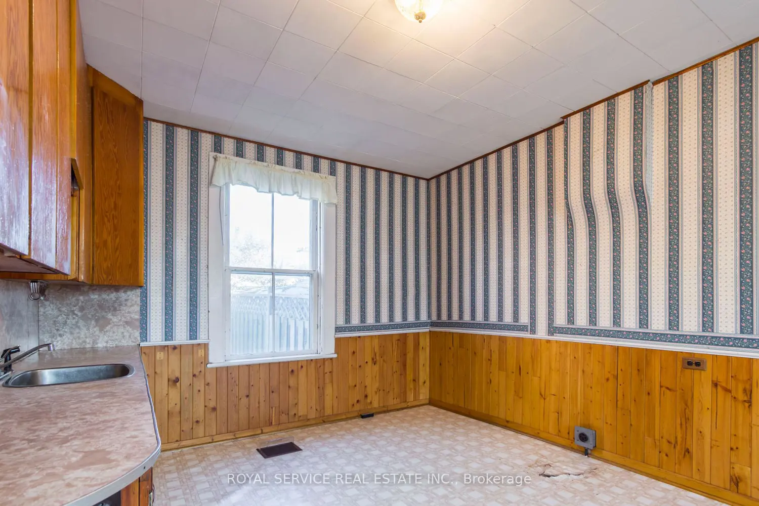 Additional image 14 of 370 Division Street