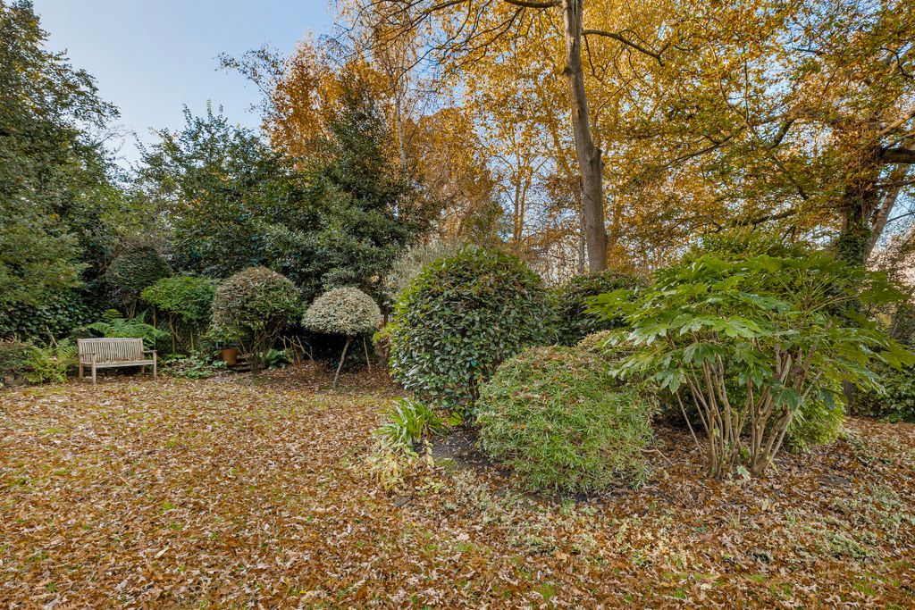 Additional image 11 of 3 bed flat to rentHolland Park, London W11