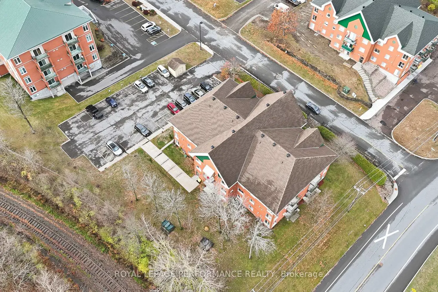 Additional image 15 of 1101 Clement Street 18