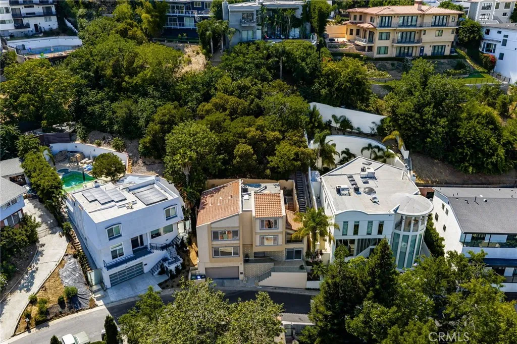 Additional image 56 of 3751 Prestwick Dr, Los Angeles, CA 90027