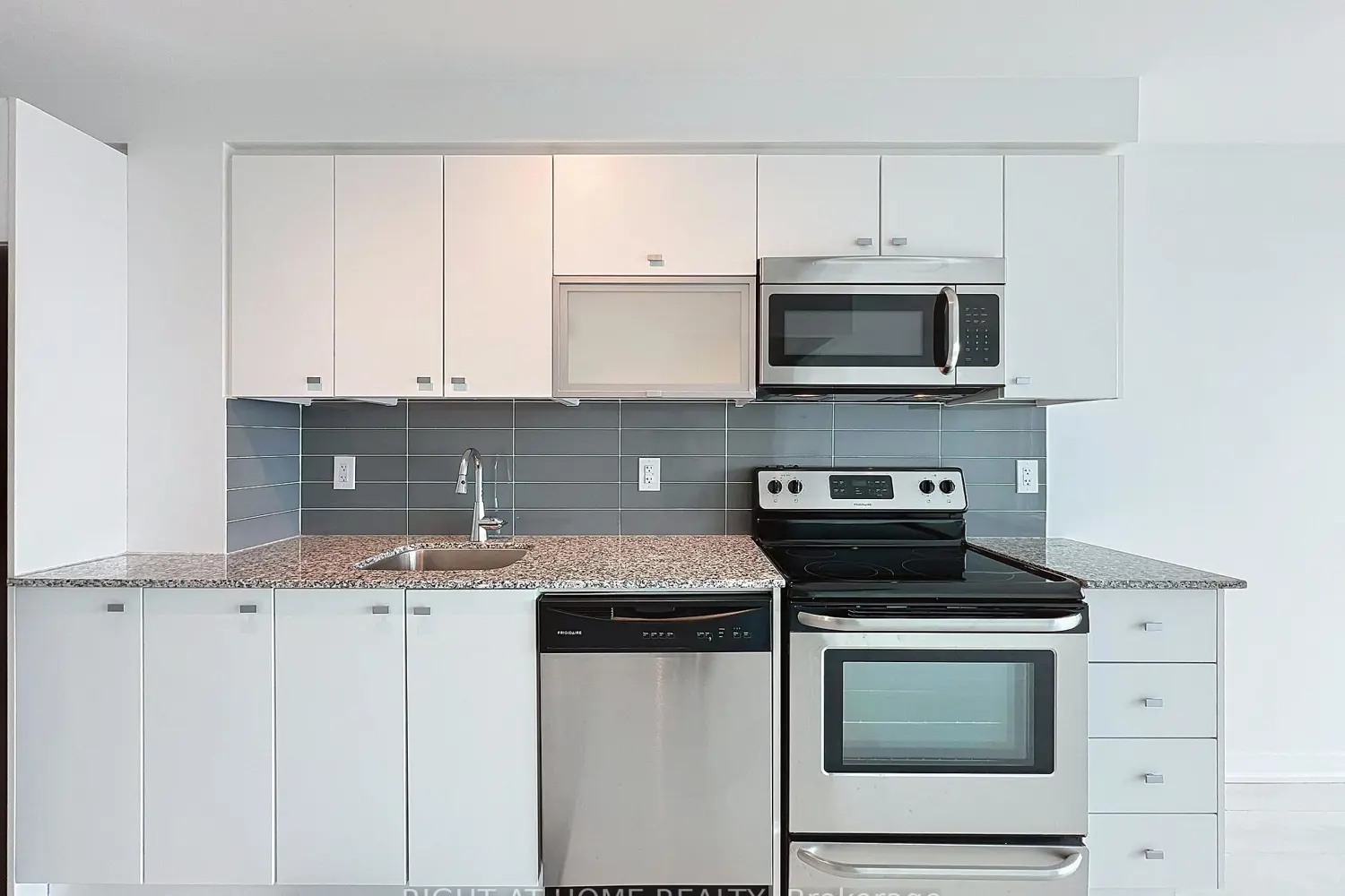 Additional image 4 of 150 East Liberty Street 2804
