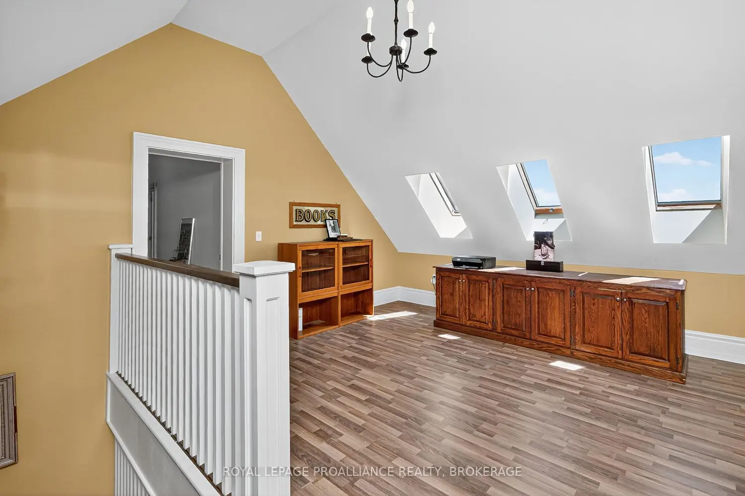 Additional image 8 of 147 1000 Island Parkway