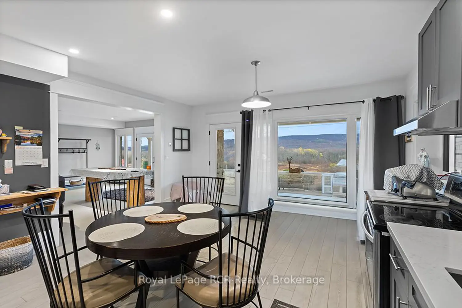 Additional image 15 of 195781 Grey 7 Road
