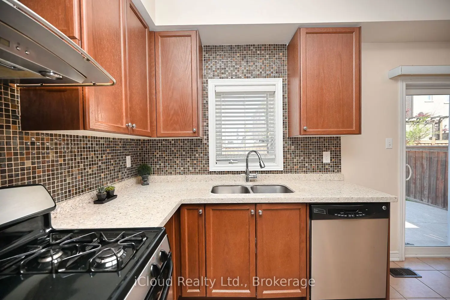 Additional image 3 of 74 Crumlin Crescent