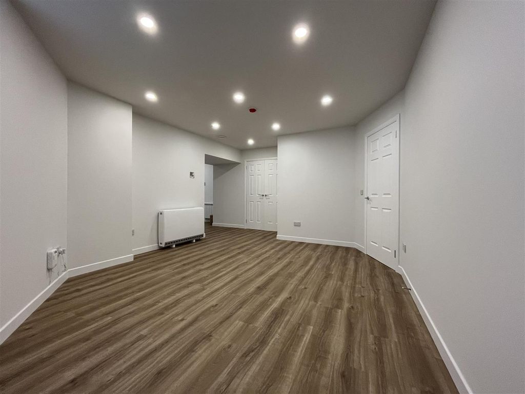 Additional image 5 of 2 bed flat to rentCharterhouse Lane, Perth PH2