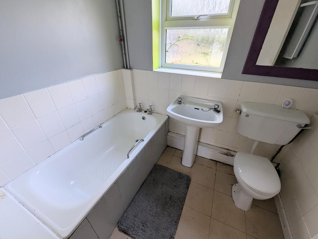 Additional image 8 of 57 Thurlocks, Tintinhull, Yeovil, Somerset BA22 8QE