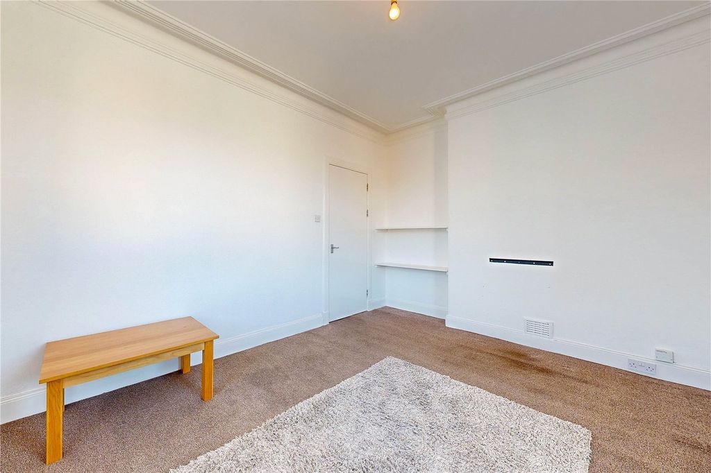 Additional image 2 of 2 bed flat to rentShore Road, Perth PH2