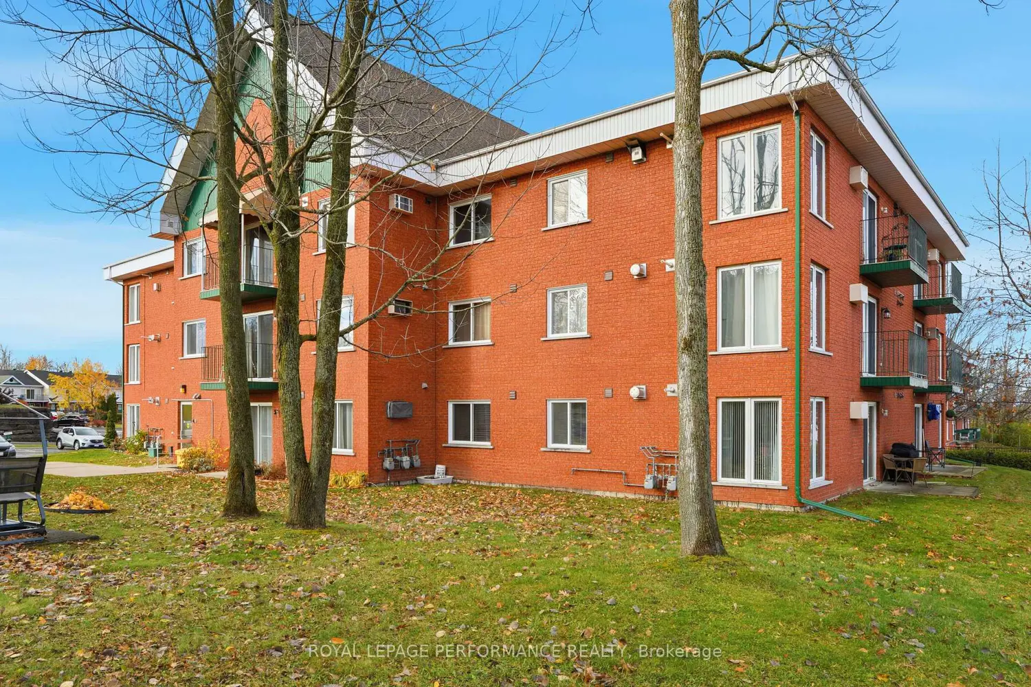 Additional image 9 of 1101 Clement Street 18