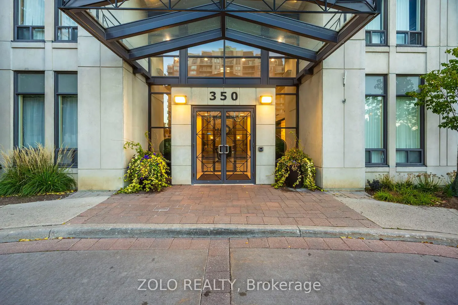 350 Red Maple Road 1212