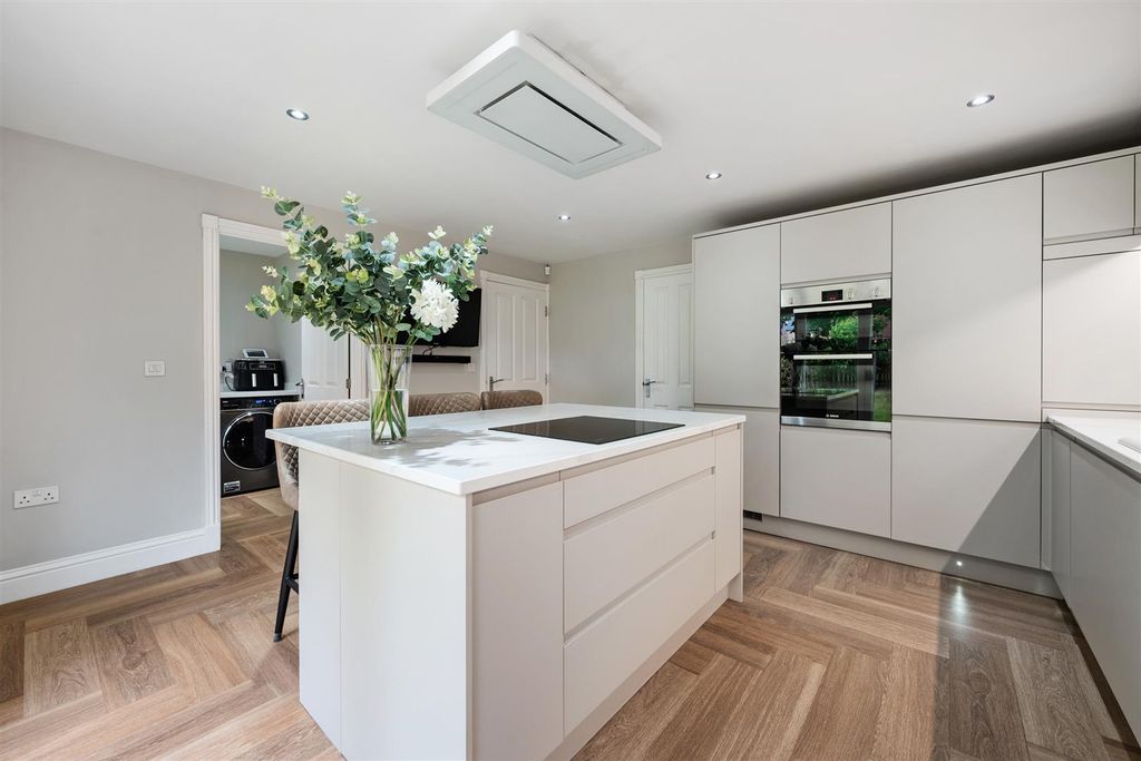 Additional image 5 of 6 bed detached house to rentAspen Drive, Scarcroft, Leeds LS14