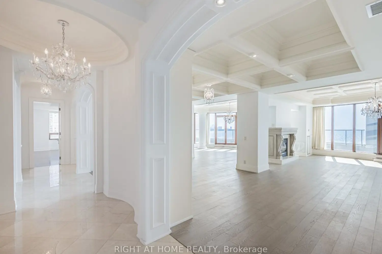 Additional image 5 of 2095 Lake Shore Boulevard Lph19