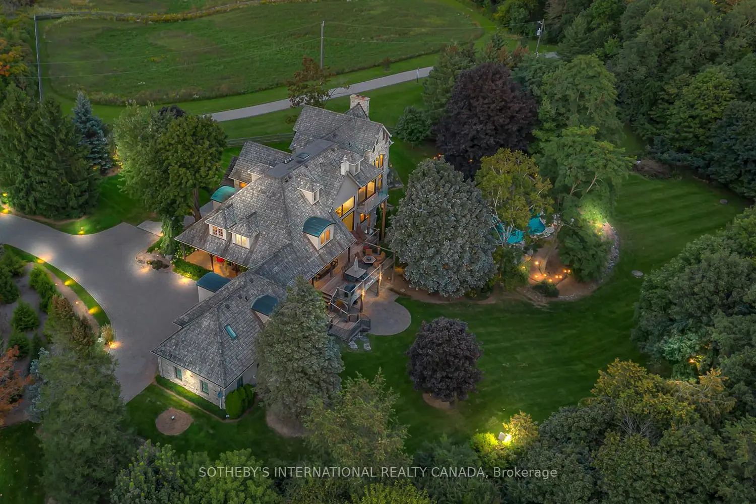 Additional image 19 of 2376 #8 Sideroad