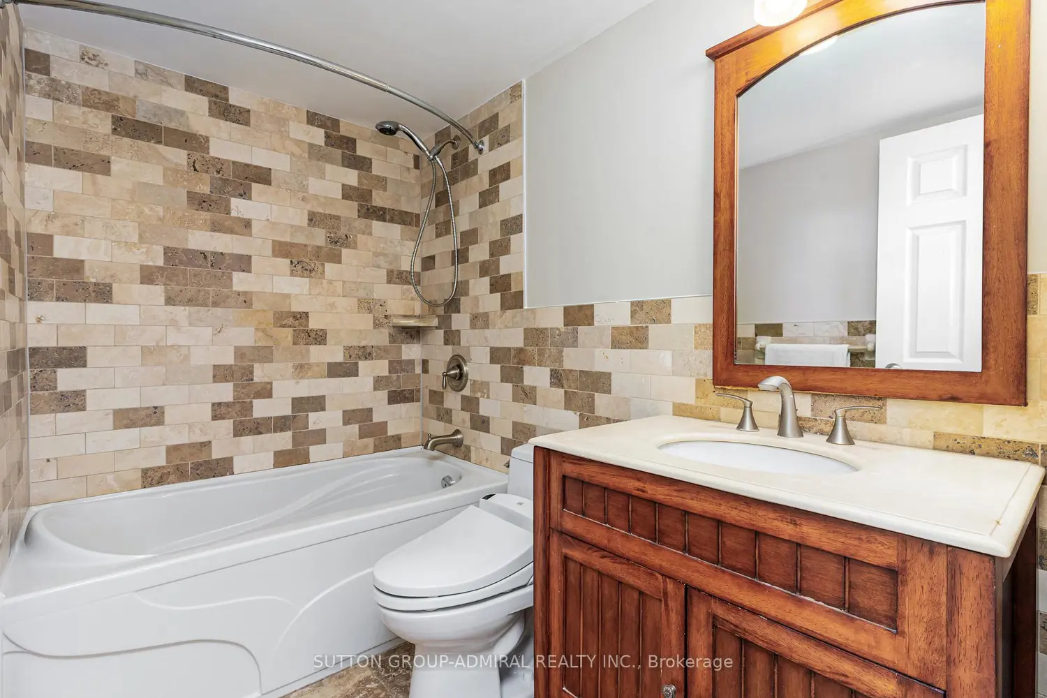 Additional image 13 of 7440 Bathurst Street 807