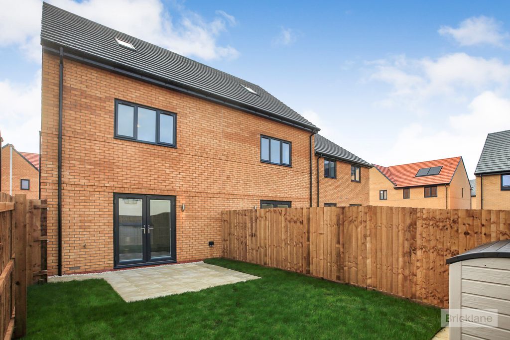 Additional image 10 of 3 bed semi-detached house to rentStonemason Way, Peterborough PE4