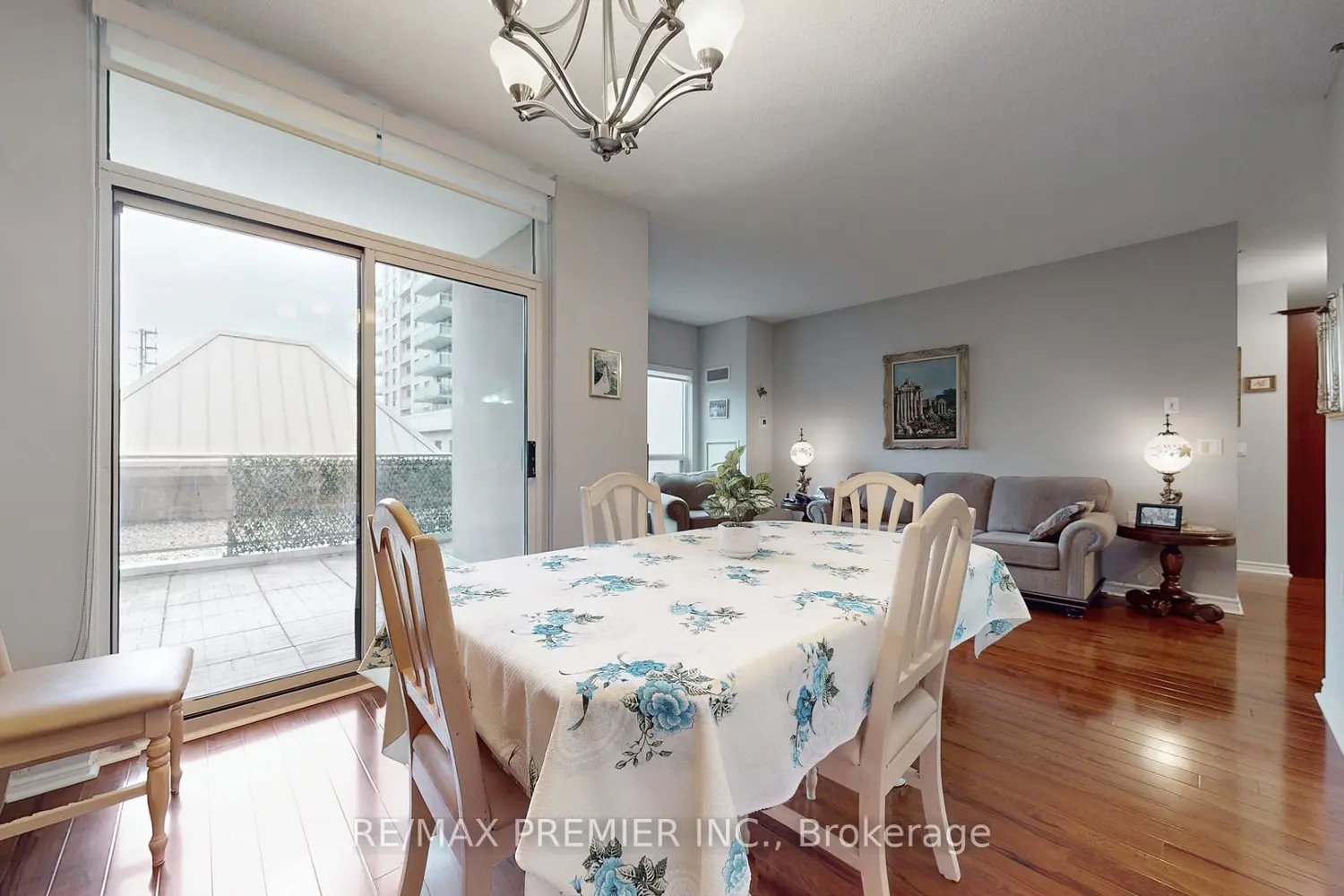 Additional image 3 of 810 Scollard Court 204