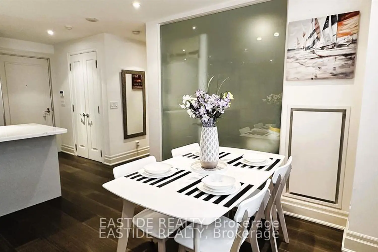 Additional image 13 of 68 Yorkville Avenue 303