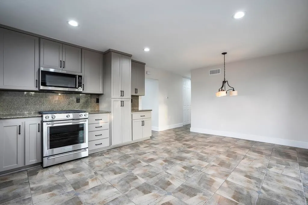 Additional image 10 of 8973 Carley Cir, San Diego, CA 92126