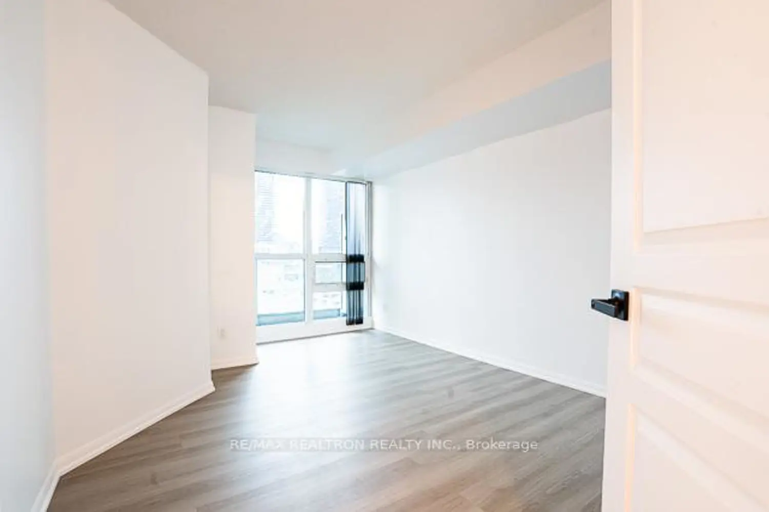 Additional image 11 of 18 Yonge Street 808