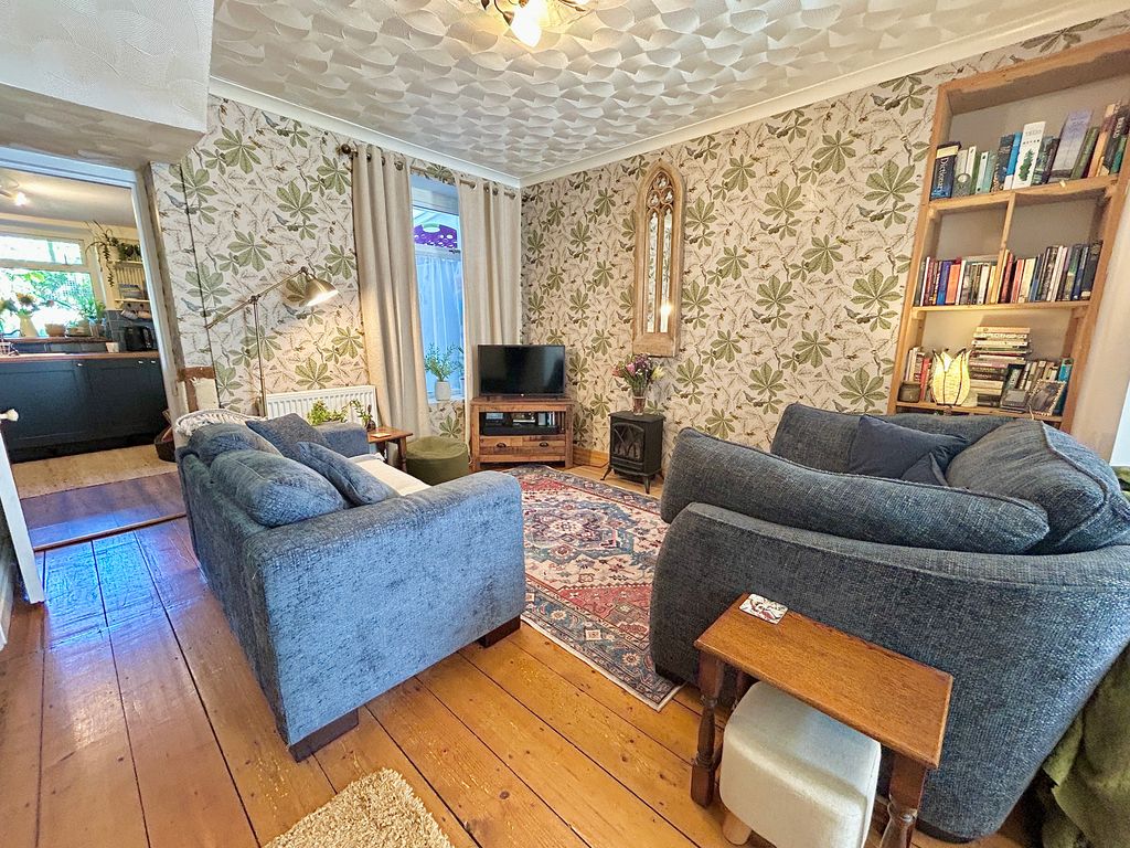 Additional image 3 of 2 bed property to rentGeorge Street, Milford Haven SA73
