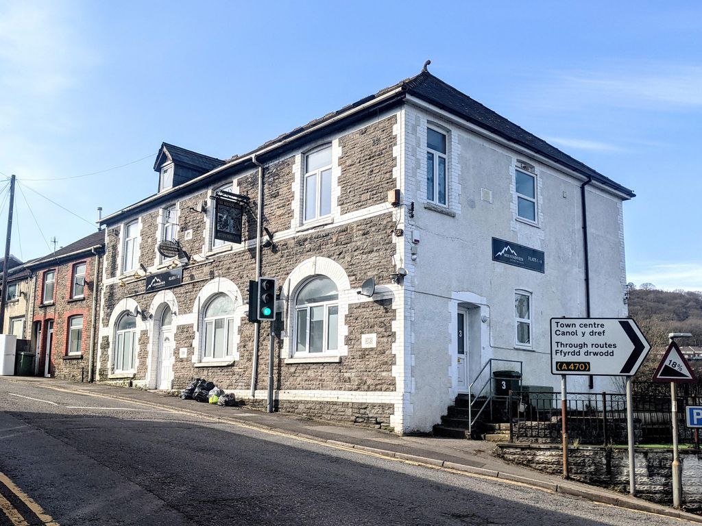 2 bed flat to rentLlantrisant Road, Graig, Pontypridd CF37