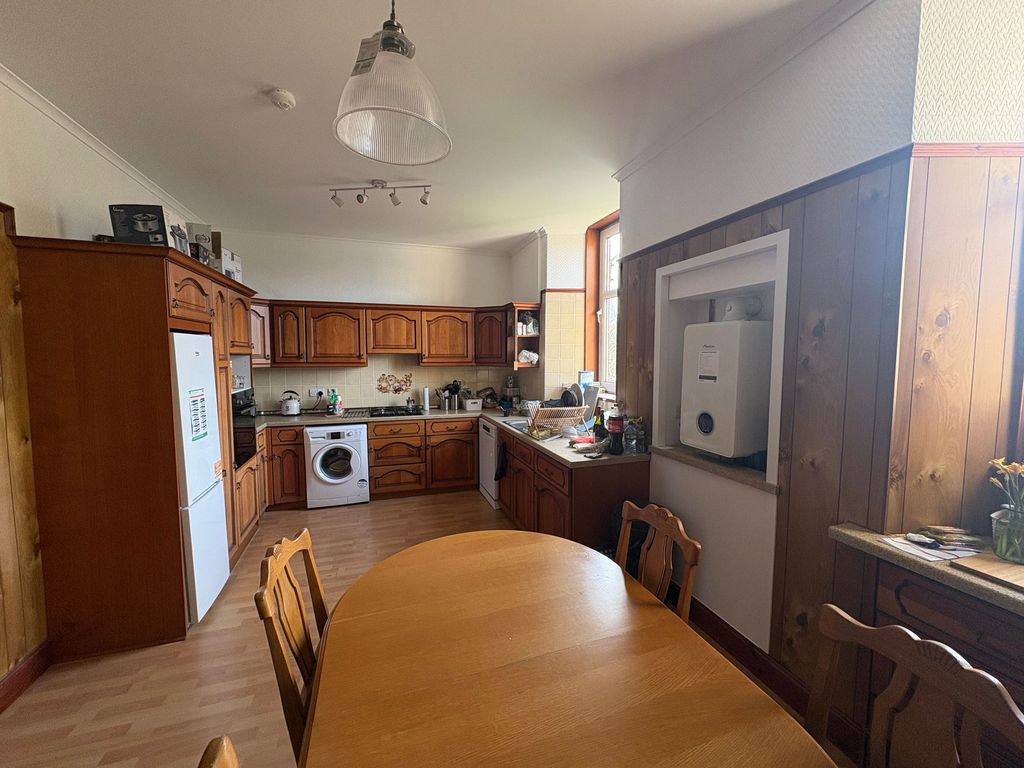 Additional image 4 of 3 bed flat to rentNeilston Road, Paisley PA2