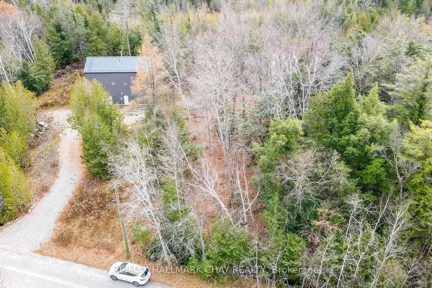 Additional image 15 of 2576 Champlain Road